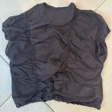 샹드라 로즈 아유미의 방에서 구매! CLOCHE 블랙 셔링 블라우스