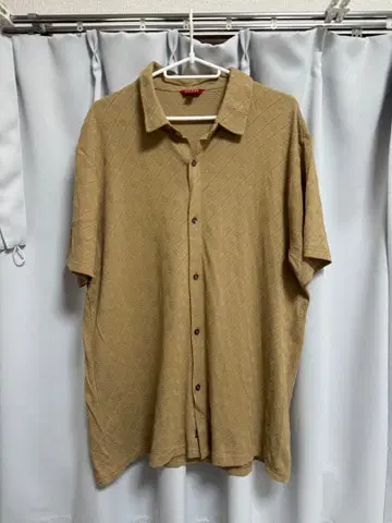 GUESS 반팔 셔츠 베이지 L 사이즈