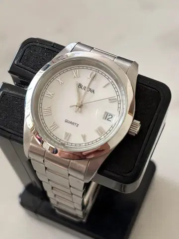 작동 BULOVA CALENDAR 쿼츠 손목시계