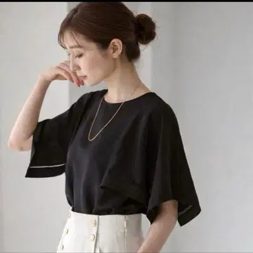 컨디션 최상 [노블] 래더 라인 케이프 플레어 블라우스 2024 워셔블