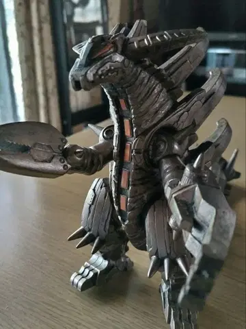전체 길이 25cm! 반다이 울트라 괴수 DX 슈퍼 그랜드 킹