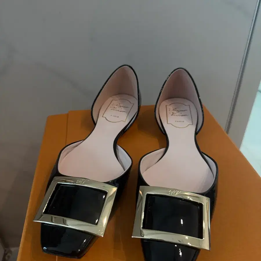 로저비비에 플랫슈즈
