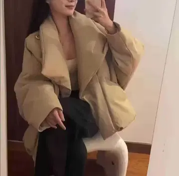 베이지 볼륨 넥 패딩 자켓