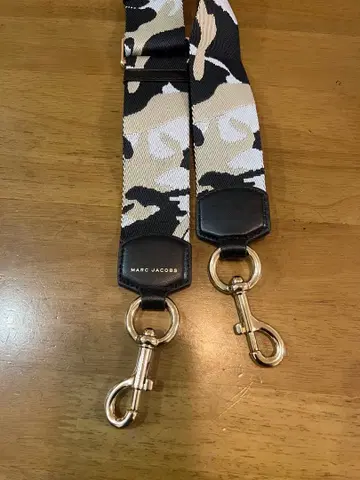 미사용 새상품 MARC JACOBS 카모플라쥬 패턴 숄더 스트랩
