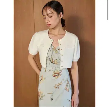 SNIDEL 크롭 기장 하프 슬리브 가디건 화이트