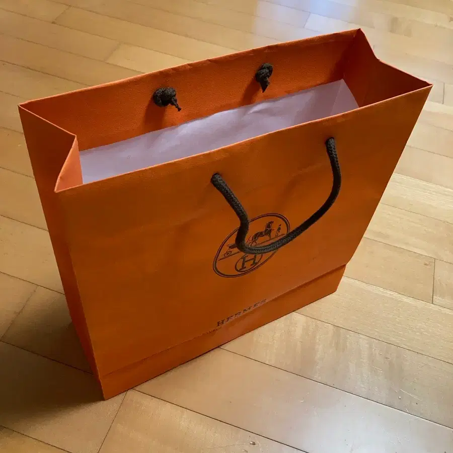 에르메스 쇼핑백 에르메스 종이가방 2개