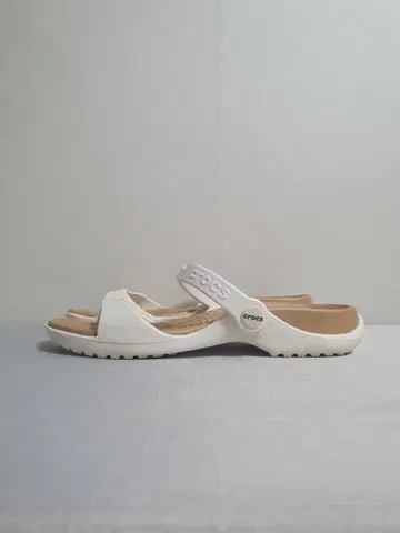240mm 크록스 클레오 V 샌들 오이스터 골드