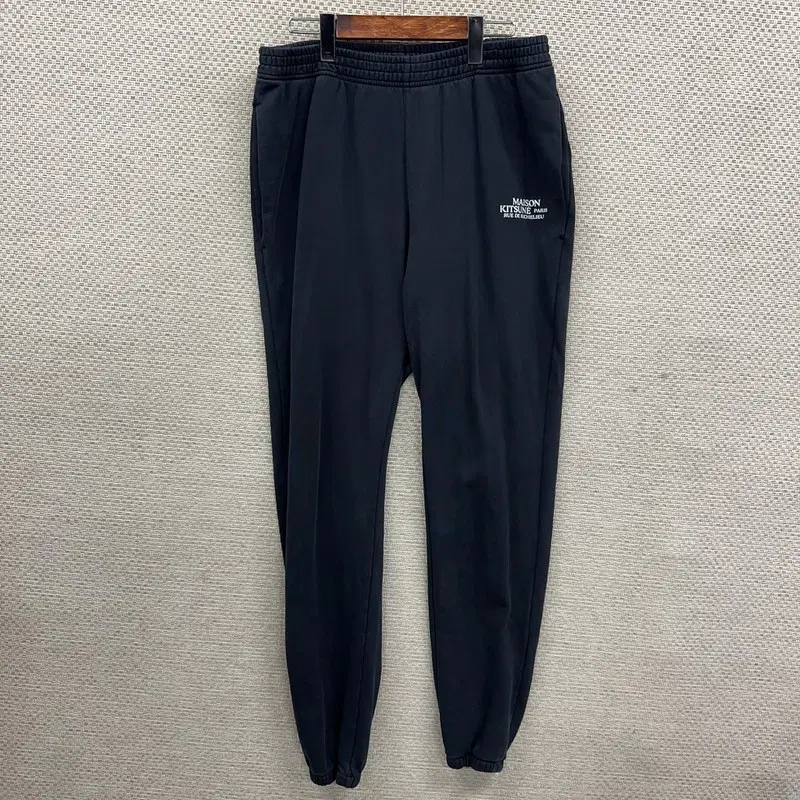 메종키츠네 조거 츄리닝바지 M D08555