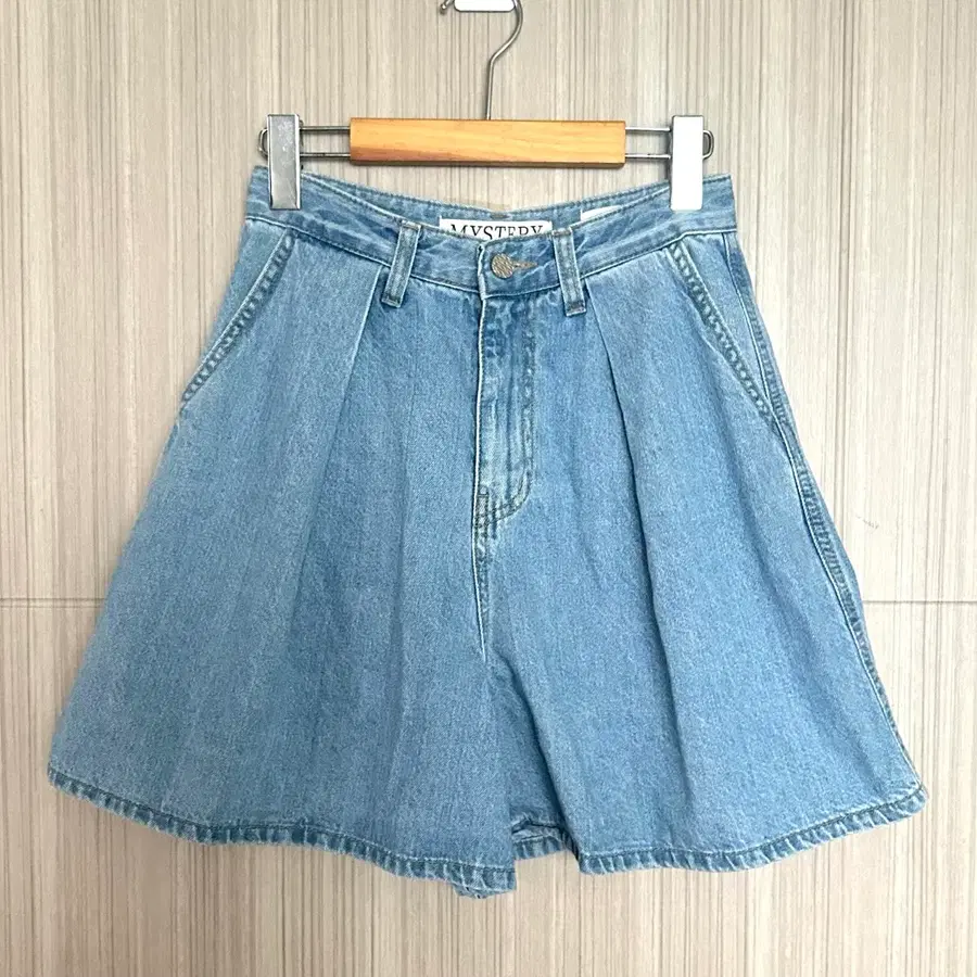 미스터리 데님 와이드 핀턱 쇼츠, 중청 반바지