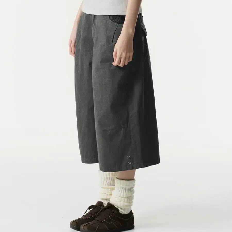 [더콜디스트모먼트] TCM pin stripe stitch half pa