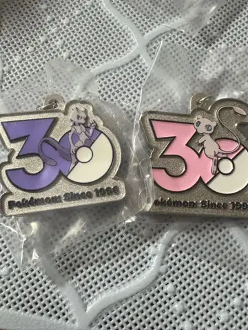 포켓몬 30주년 메탈 참 마스코트 뮤츠 뮤우 관동 1