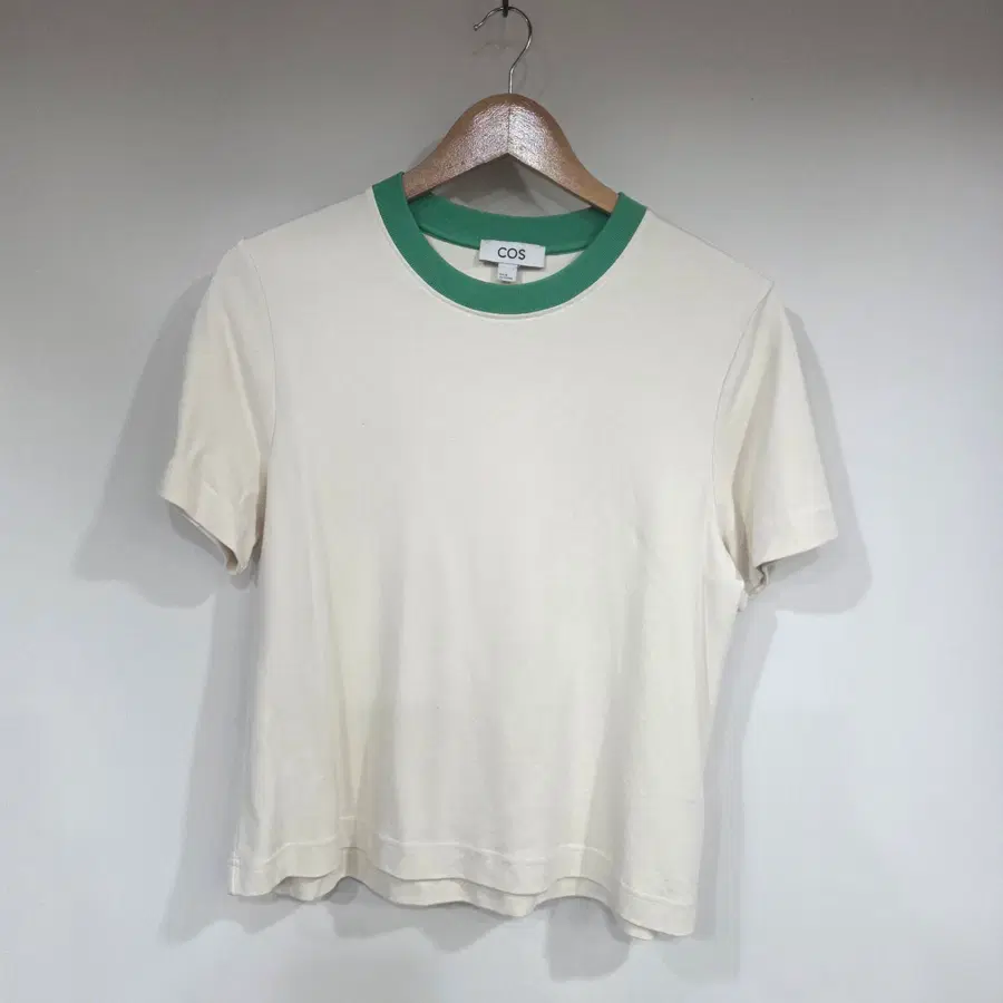 코스 COS 크롭 반팔티