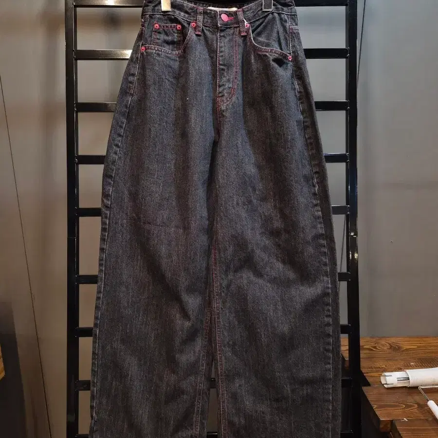 [S] 디벨롭 하트 스티치 와이드 데님 팬츠 블랙 2.5