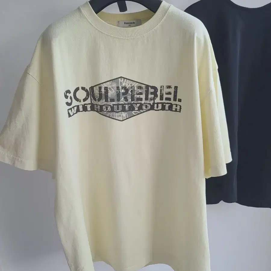 남성 에잇세컨즈 옐로우 반팔 여름티셔츠 2XL 110 루즈핏