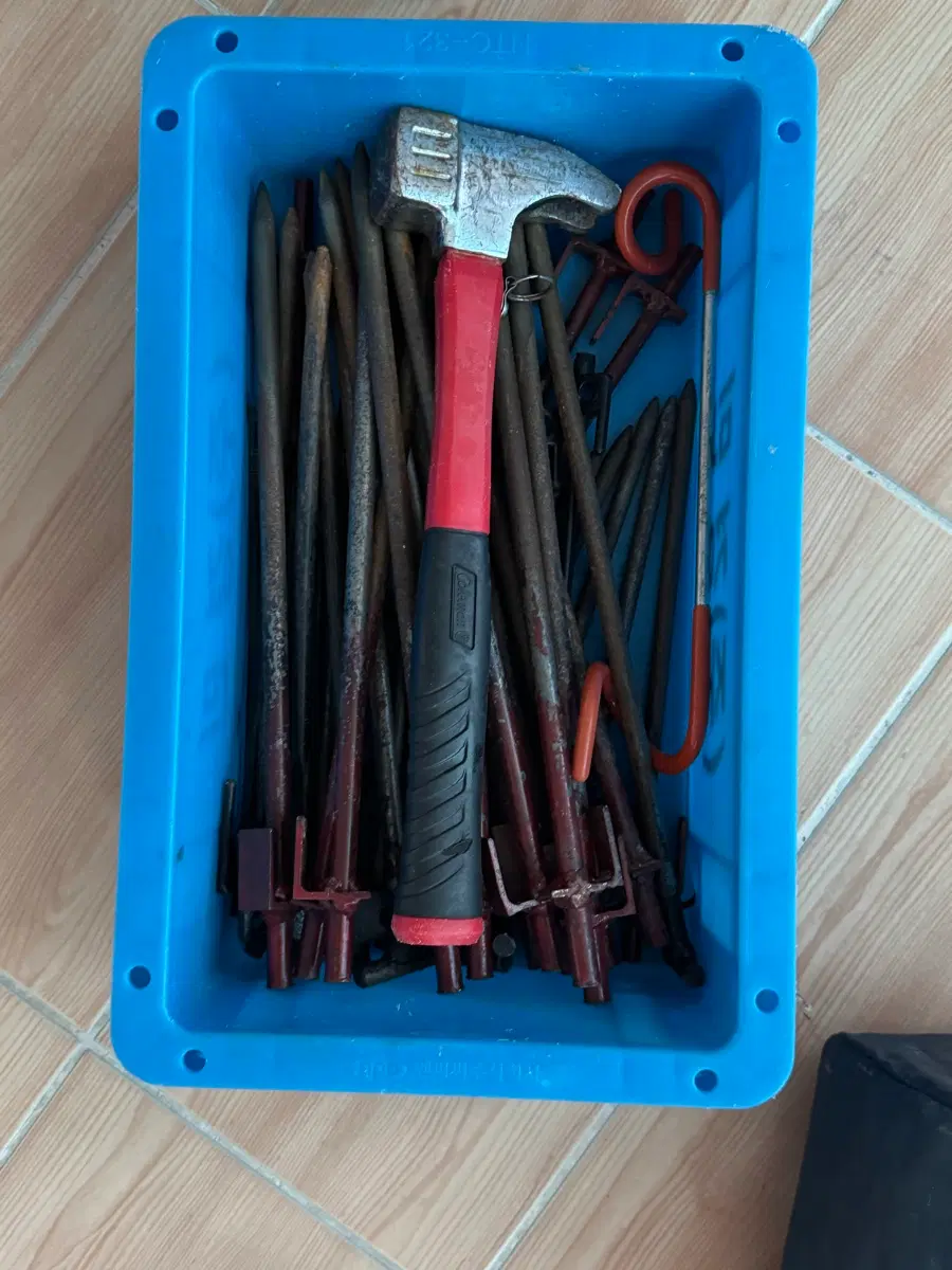캠핑용 강철 팩, 망치, 스텐 식기 판매합니다!
