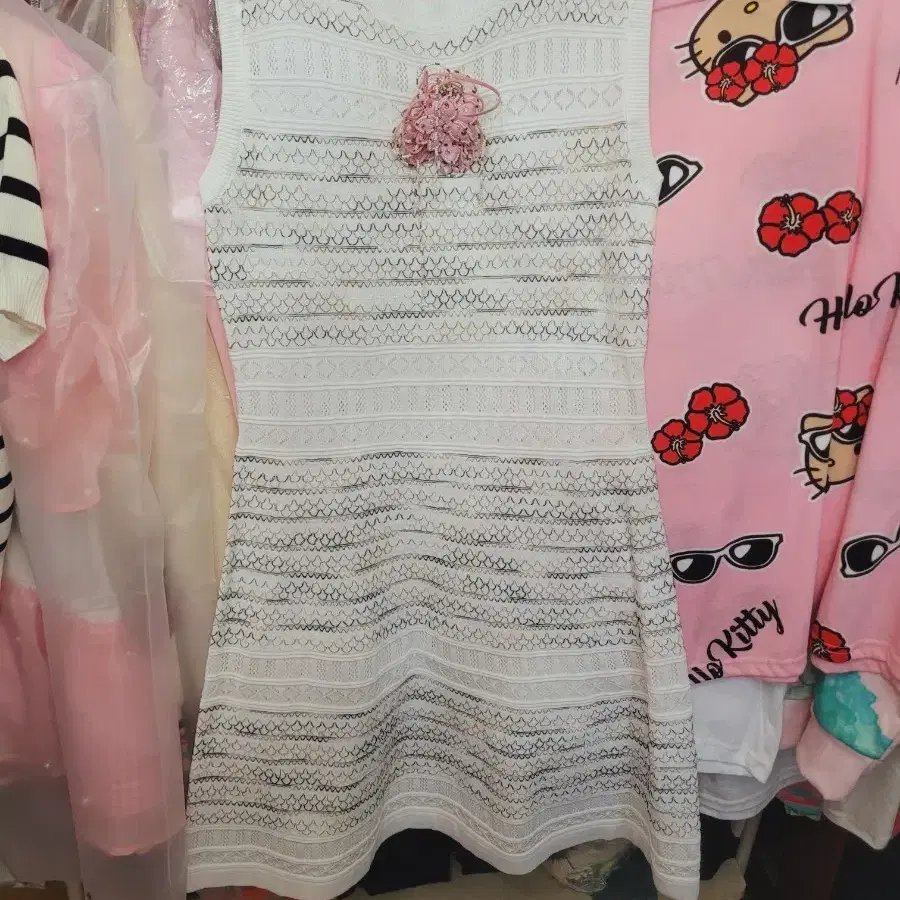 레이스 민소매 원피스 시원수입
