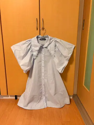 ZARA 레이스 카라 부착 퍼프 슬리브 블라우스 라이트 블루