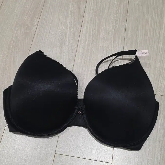 빅토리아 시크릿 검정 브라 32DDD