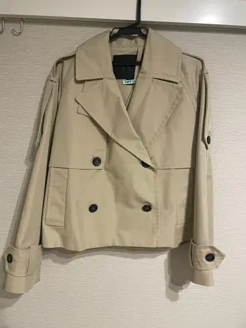 ZARA 숏 기장 트렌치코트 베이지