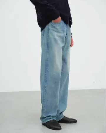 AURALEE SELVEDGE FADED LIGHT DENIM PANT