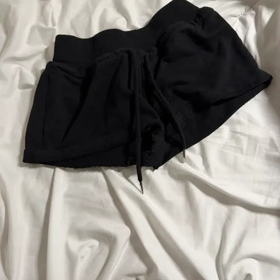 블랙 반바지 에이블리