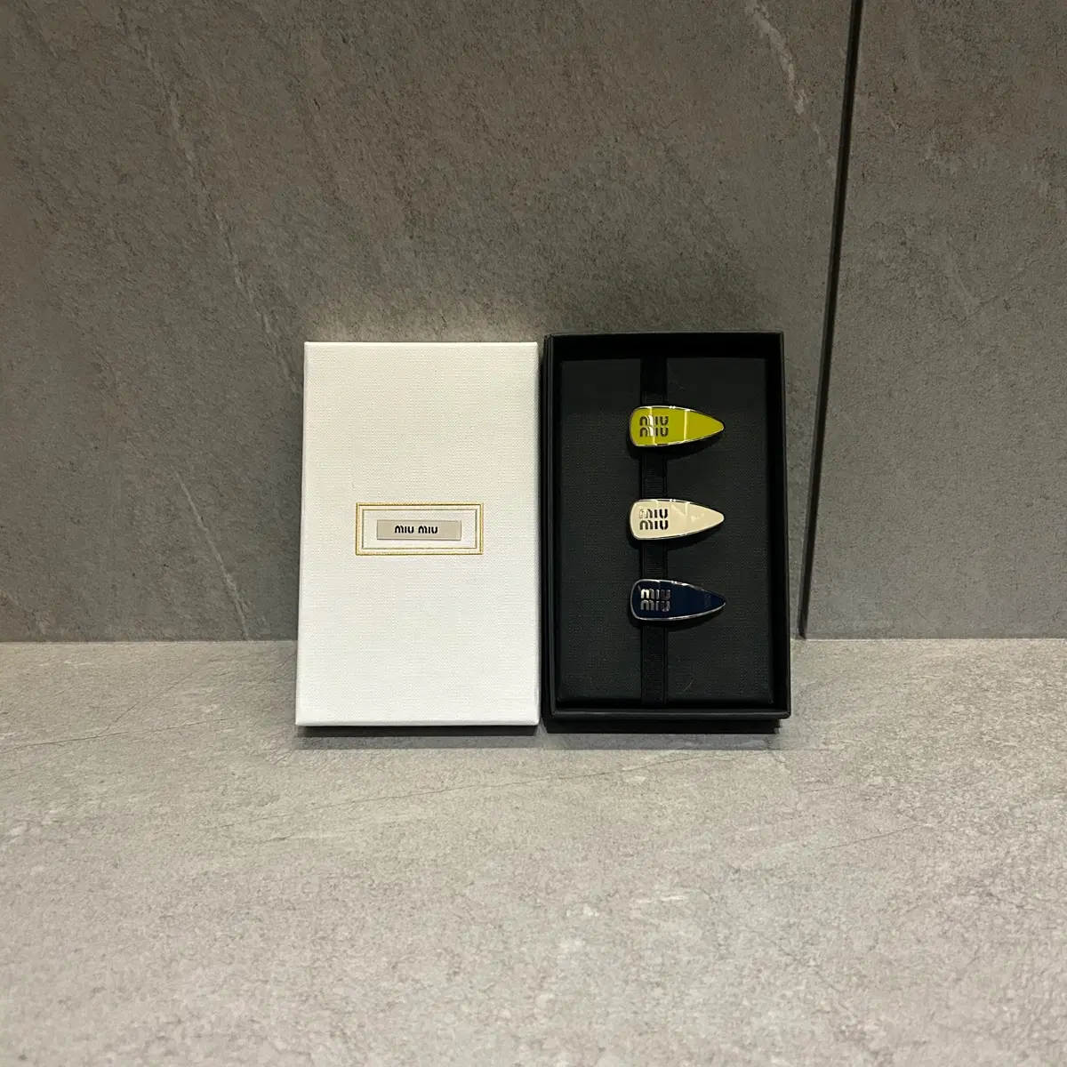 미우미우 에나멜 메탈 헤어핀 3개 세트