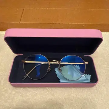 Zoff 블루라이트 차단 안경 라운드형 골드 프레임. 렌즈 없음.