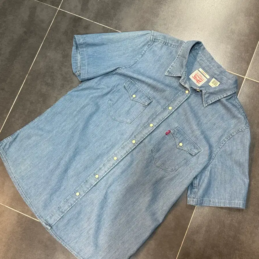 Livis classic fit 데님셔츠