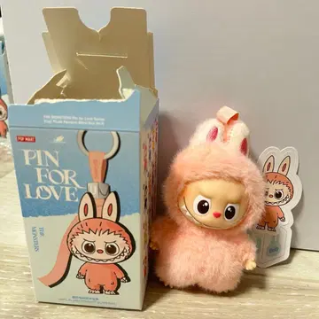 POP MART THE MONSTERS 러브브 핑크 U 키링
