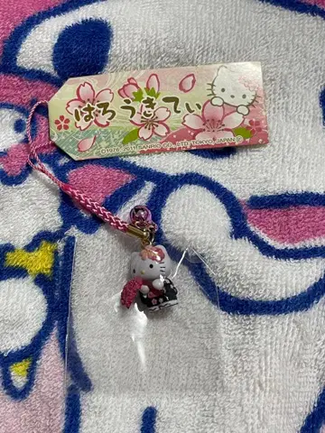 헬로키티 벚꽃 끈 장식