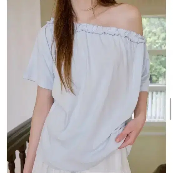 레터프롬문 원숄더 반팔 티셔츠