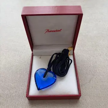 레어 Baccarat 블루 크리스탈 하트 목걸이