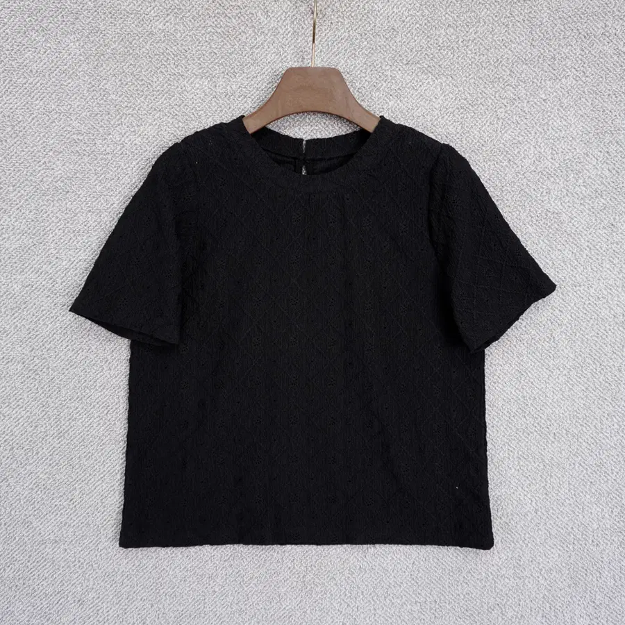 피그먼트 26SS 여성 펀칭 편한 퍼프 블라우스 free
