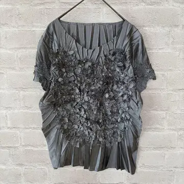 SPECCHIO PLEATS 플리츠 장식 상의 40 그레이
