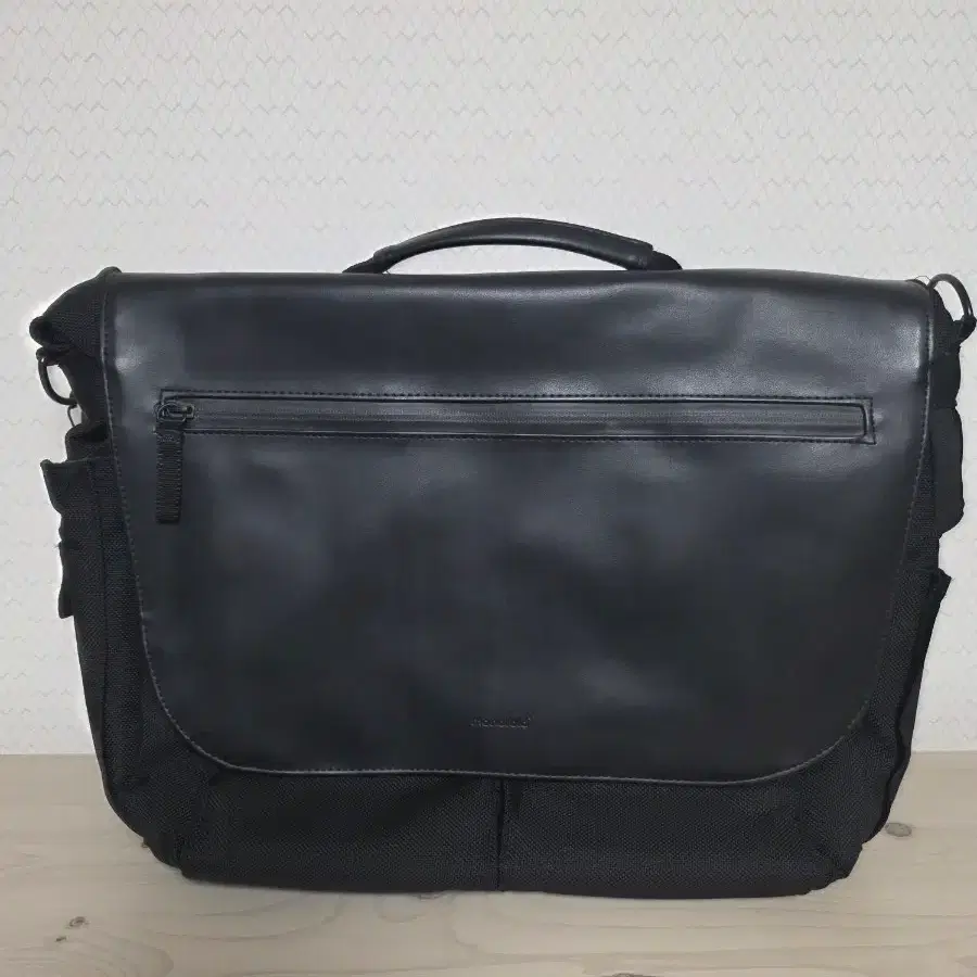모노폴드 CFO 메신저백