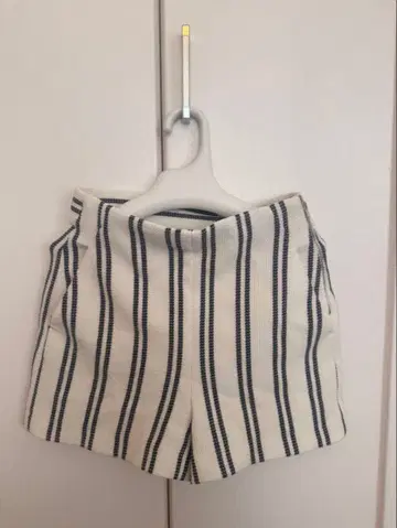 ZARA WOMAN 스트라이프 숏팬츠 XS