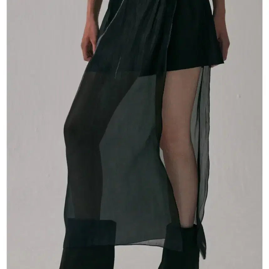 트리밍버드 v low mini skirt