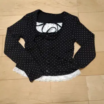 도트 무늬 레이스 긴팔 티셔츠 블랙 grl