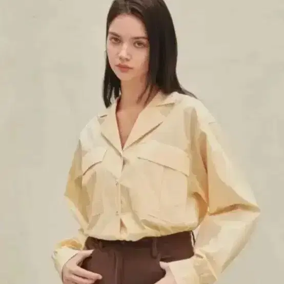 아비에무아 핀턱 코튼 블렌드 셔츠