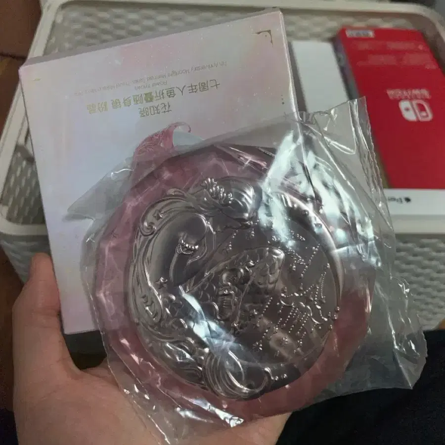 플라워노즈 머메이드 손거울 판매합니다.