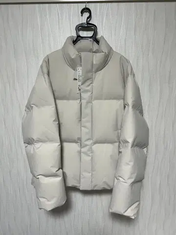 UNIQLO 심리스 다운 자켓 XL 사이즈 내추럴