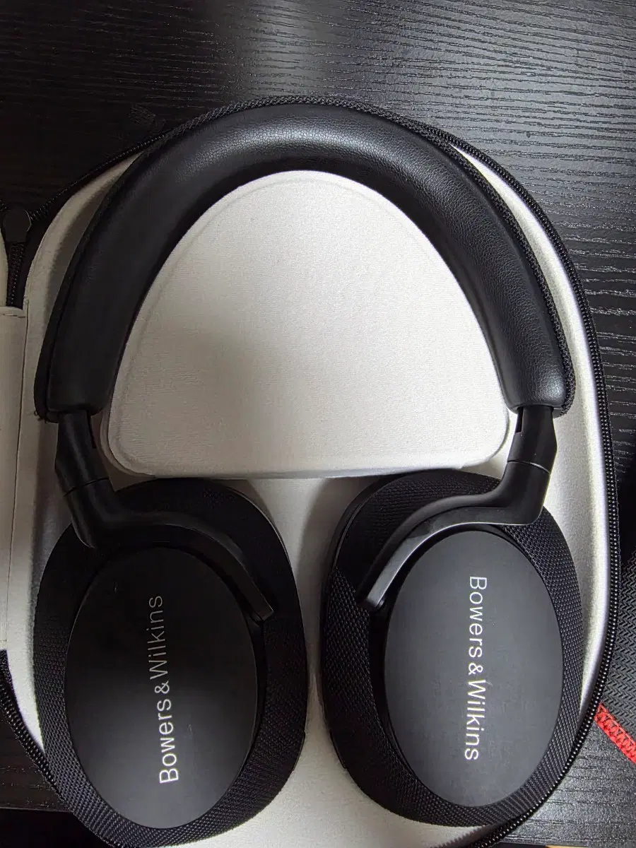 Bowers & Wilkins 헤드셋 p7 s2