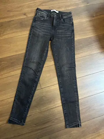 [미사용 새상품] ZARA 스키니 데님 블랙 EUR34