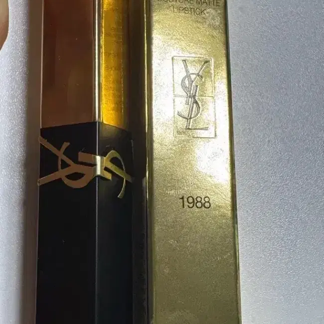 입생로랑 더 슬림 립스틱 1988호