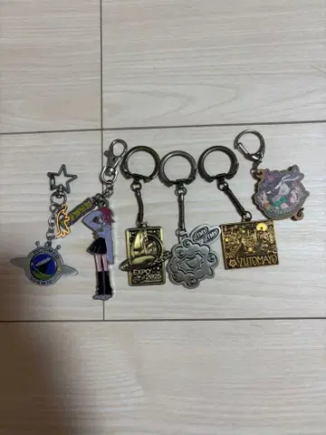 계속 한밤중이면 좋을 텐데 키링 6점 묶음 판매