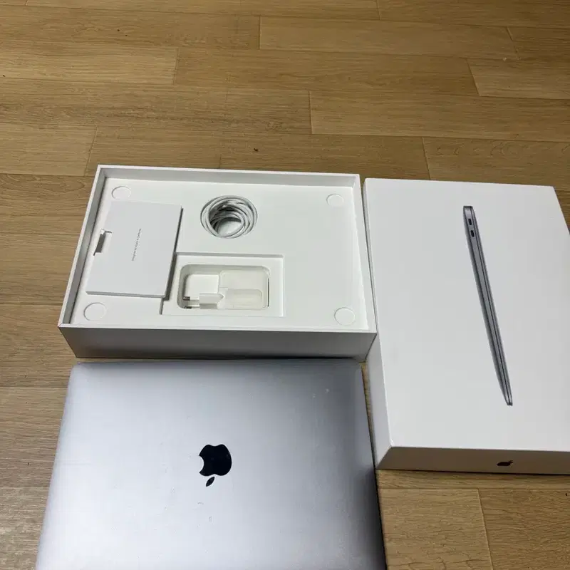 맥북 에어 M1 13인치 16GB / 256GB