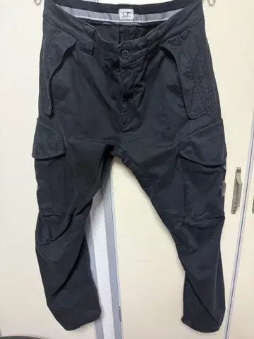 C.P. Company 카고 팬츠 ERGONOMIC FIT