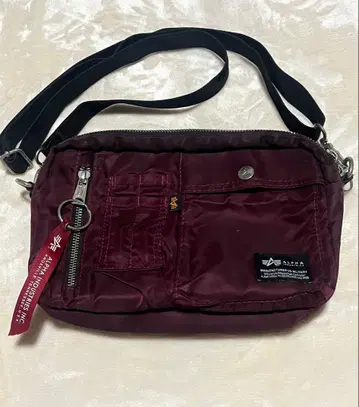 ALPHA INDUSTRIES 숄더백 보르도