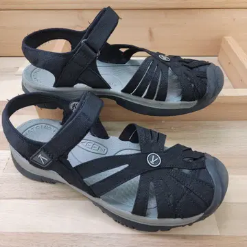 킨 로즈 샌들 블랙 23.5cm