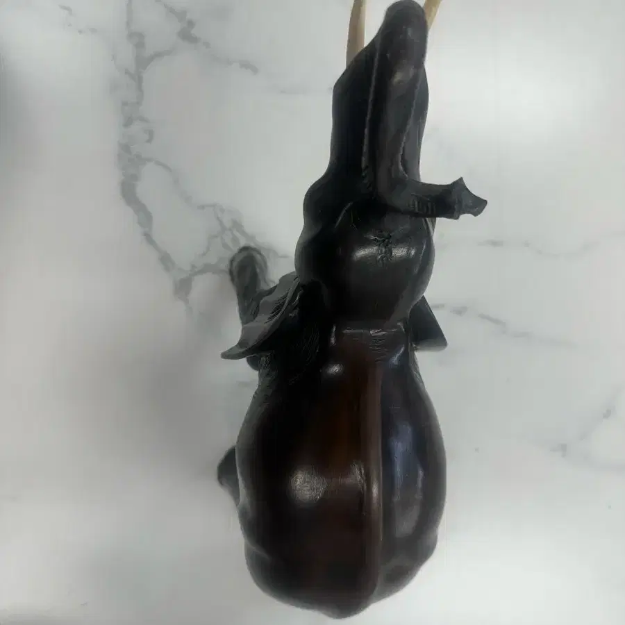 상태 양호한 부와 행운의 상징 마블 코끼리 조각상판매합니다
